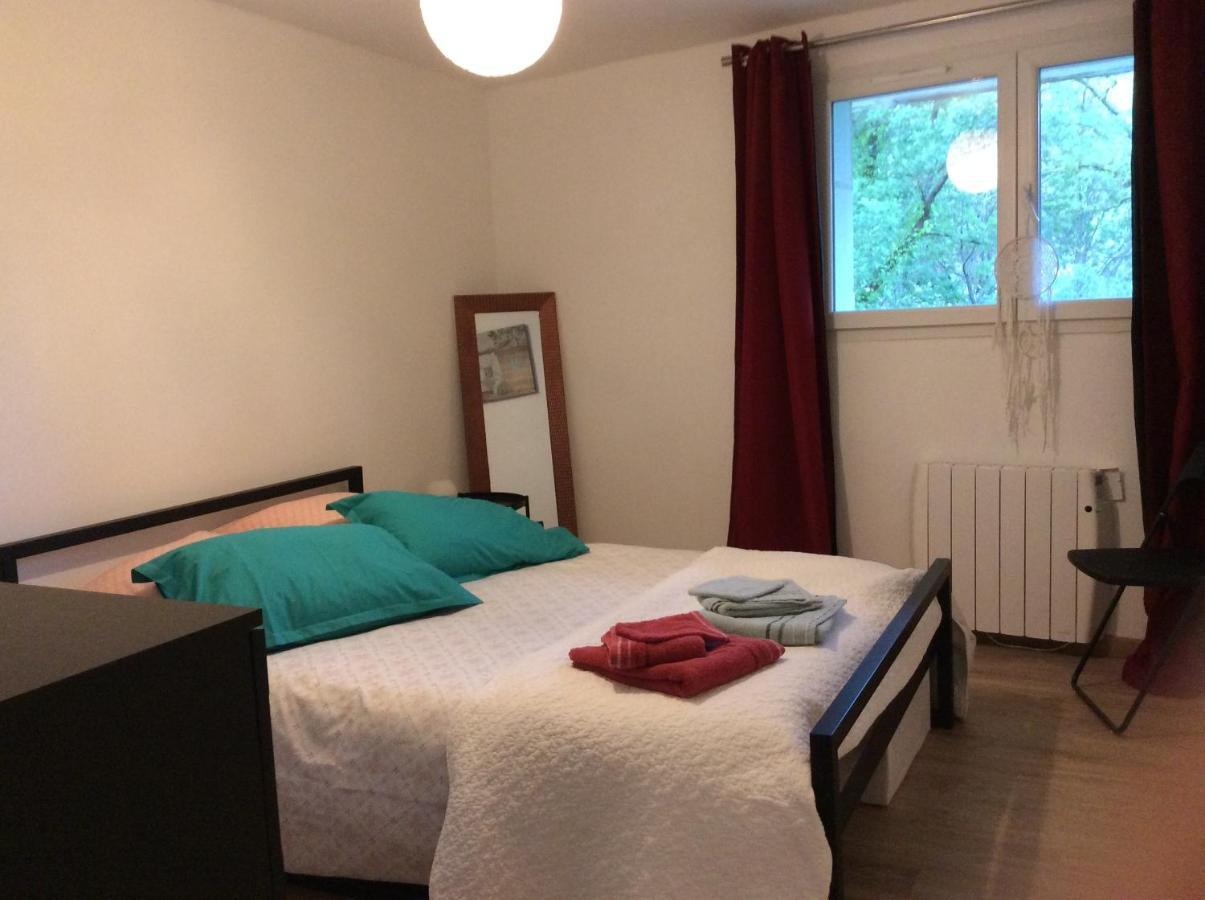 Апартаменты Simplicite Et Confort En Luberon Менерб Экстерьер фото